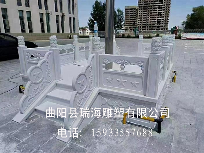 校園雕塑 升旗臺(tái)
